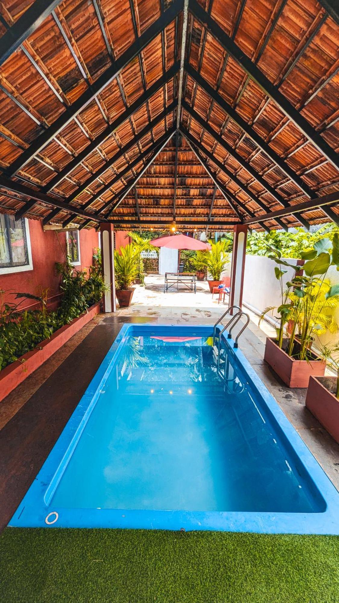 The First House By V3Homestay 4Bhk Private Pool Калангут Экстерьер фото