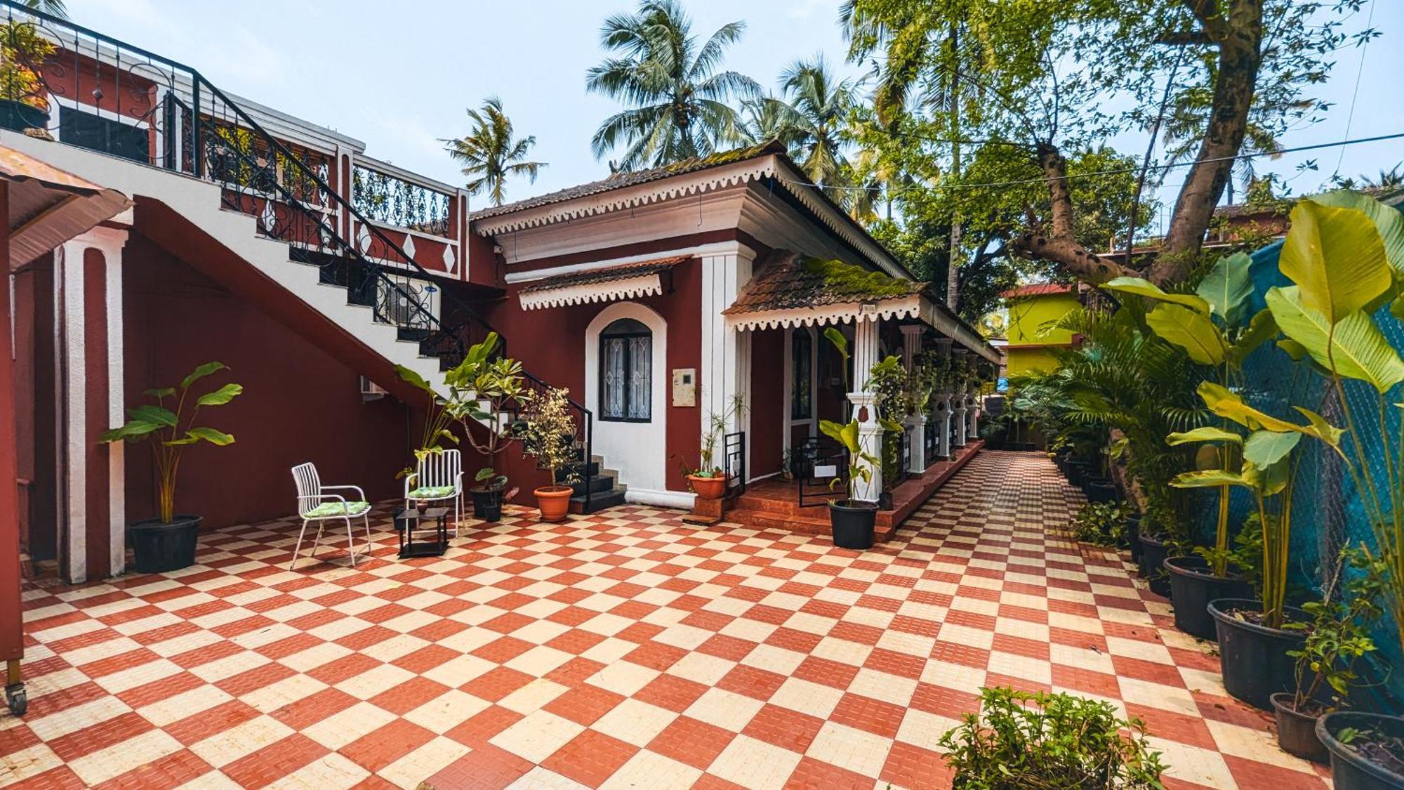 The First House By V3Homestay 4Bhk Private Pool Калангут Экстерьер фото